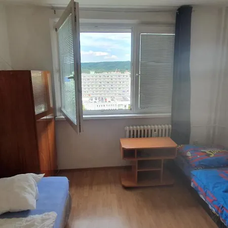 Maxwel Twin Room, Forest 5 Minutes, Playgrounds, Athletic Stadium, Free Tennis Court 15 Minutes,, Free Tennis Coaching Available *