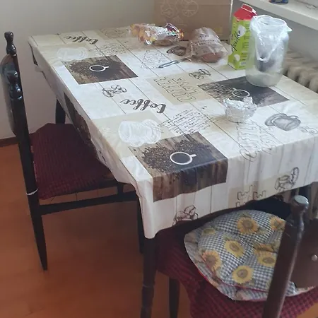 Privatunterkunft Maxwel Twin Room, Forest 5 Minutes, Playgrounds, Athletic Stadium, Free Tennis Court 15 Minutes,, Free Tennis Coaching Available *